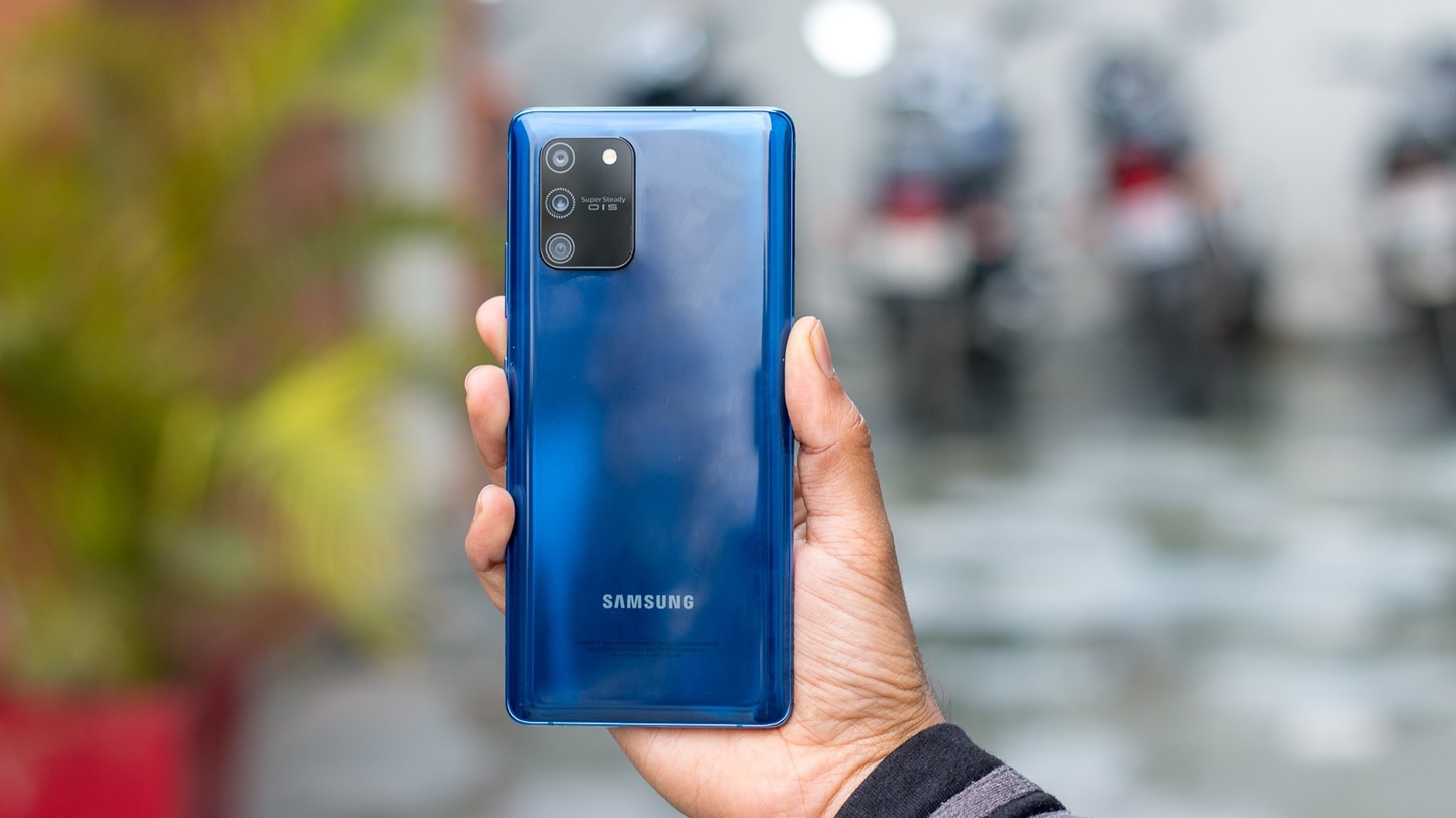 Masih Worth It di Tahun 2021, 5 Keunggulan Samsung Galaxy S10 Lite