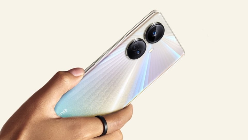 Desain dan Spesifikasi Realme 10 Pro+ untuk Aktivitas 2023