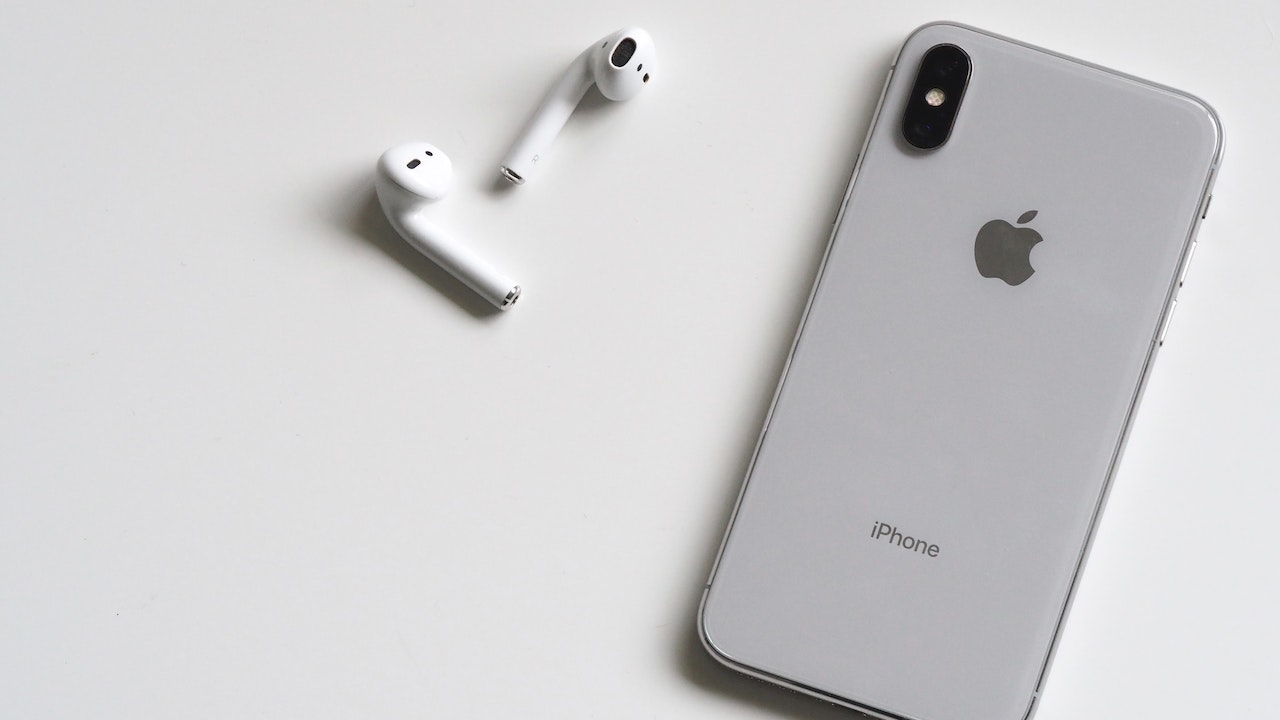 Tips Mengatasi Charger AirPods yang Bermasalah Secara Mudah