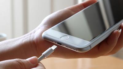 Mengenal Charger Kabel Lightning yang Digunakan Produk Apple 