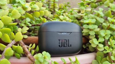 Nikmati Kualitas Suara Terbaik dengan TWS JBL Tune 130NC